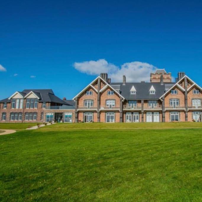 Seafront Apartment With Spectacular Views Porthcawl Extérieur photo