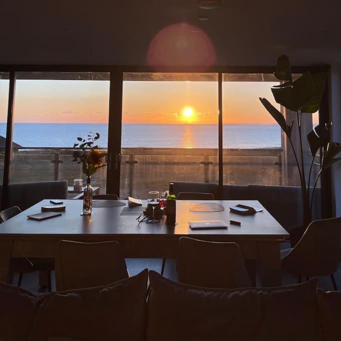 Seafront Apartment With Spectacular Views Porthcawl Extérieur photo