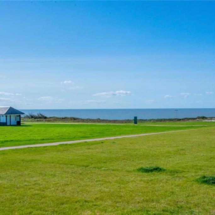 Seafront Apartment With Spectacular Views Porthcawl Extérieur photo