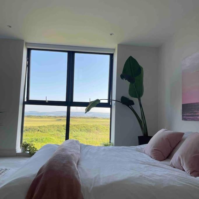 Seafront Apartment With Spectacular Views Porthcawl Extérieur photo