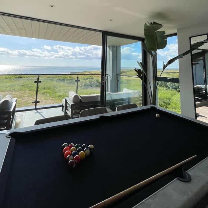 Seafront Apartment With Spectacular Views Porthcawl Extérieur photo